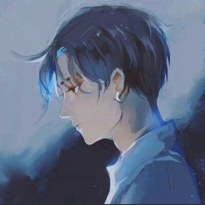 老人失足落水水草缠身 大叔折竹救人